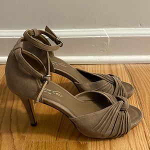 Kenneth Cole New York - Peep Toe Pumps
